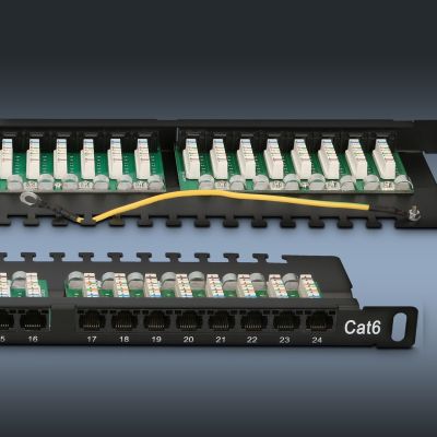 17. Patchpanel Extralink EX.9663 (0,5U; Kat. 6; 24xRJ-45)