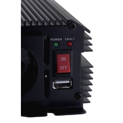 6. Spannungswandler IPS 2000 N 12/230V + USB
