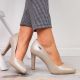 10. Sergio Leone W SK3AC perlenbesetzte Pumps in Nude 