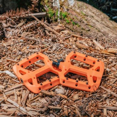 2. FUNN TAIPAN Pedale orange