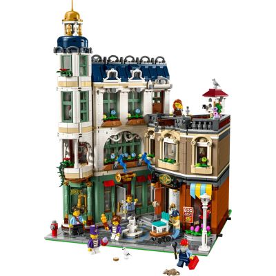 3. LEGO Icons 11371 – Einkaufsstraße