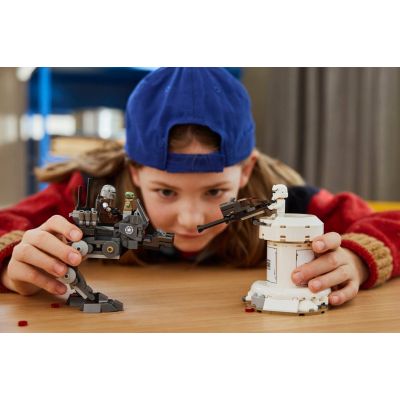 9. LEGO Star Wars 75444 - AT-RT-Angriff