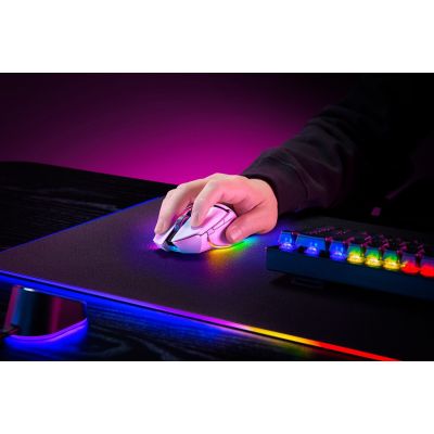 8. Razer Basilisk V3 Pro Gaming-Maus, rechte Seite, kabellos (RF), Bluetooth, USB Typ-C, optisch, 30.000 DPI