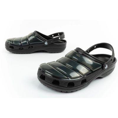 16. Crocs Classic Clog 206624-001