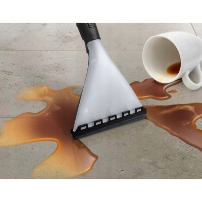 10. BOSCH BWD 41740 AquaWash&Clean Staubsauger