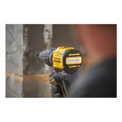 7. Stanley SFMCD716D2T-QW 1900 U/min Bohrmaschine mit Zentralverriegelung, Schwarz/Gelb