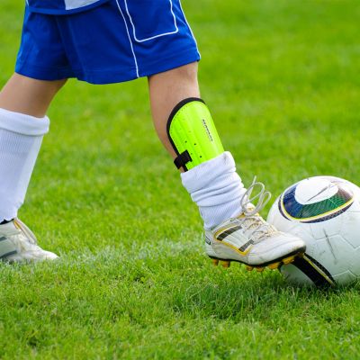 10. Meteor L Fußball-Schienbeinschoner weiß