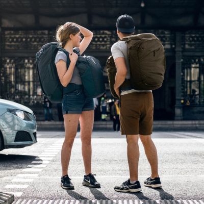 8. Thule Landmark Reiserucksack 60L - blau