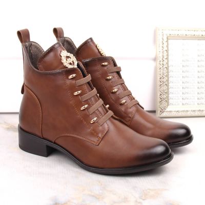 11. Jezzi W JEZ412C isolierte flache Stiefeletten, braun
