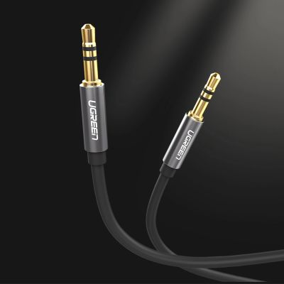 10. Ugreen AV119 10733 Audiokabel Miniklinke 3,5 mm / Miniklinke 3,5 mm 1 m – Schwarz