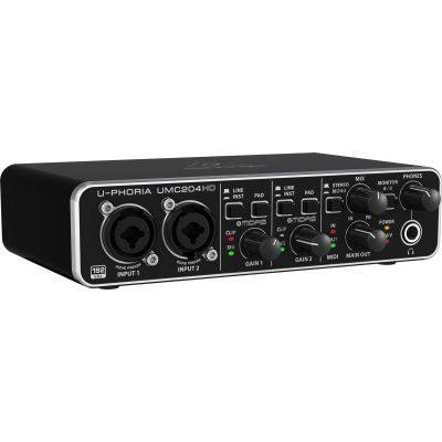 8. Behringer UMC204HD – USB-Audio-Interface
