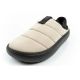 3. Crocs Herren-Hausschuhe Classic Puff Moc Hausschuhe beige isoliert