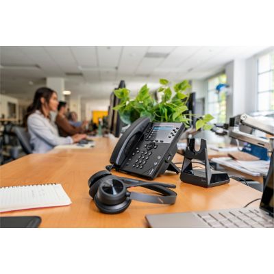 6. Poly Voyager 4320 MS Teams-zertifiziertes USB-A-Headset + BT700-Dongle 77Y98AA