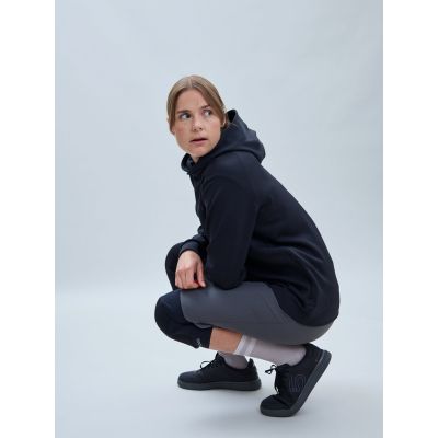 5. POC W's Poise Hoodie Schwarz
