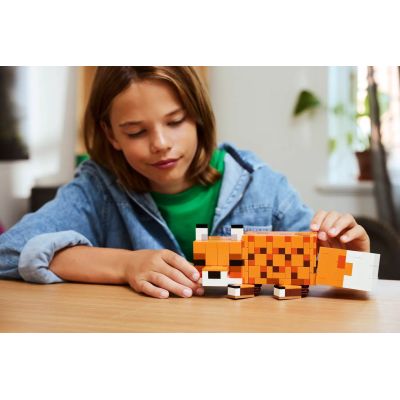 35. LEGO Minecraft 21588 Fuchs