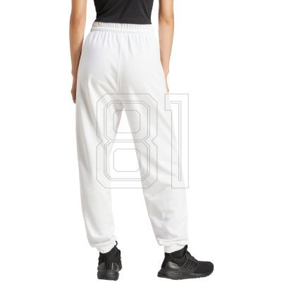 3. adidas Essentials French Terry-Hose mit Bündchen und kleinem Logo W JD9923