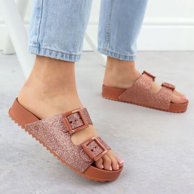 9. Zaxy RR285025 W INT2135A Flip-Flops