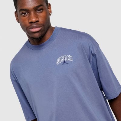 3. Air Jordan Brooklyn Arch Logo T-Shirt für Herren, Blau - II2344-410