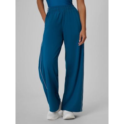 3. Schnelltrocknende Damenhose mit weitem Bein 4F 4FRSS26TTROF1966-46S