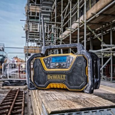 5. 18/54V XR DCR029-QW DEWALT Baustellenradio