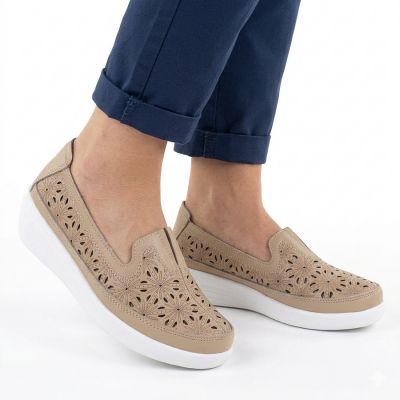 5. Bequeme Damen-Lederschuhe mit durchbrochenem Muster in Beige, Evento 6849