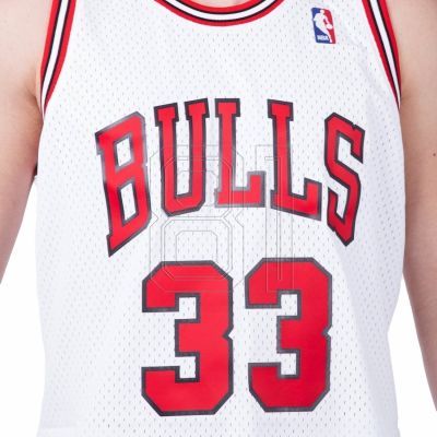 4. Mitchell & Ness Chicago Bulls NBA Home Swingman Trikot Bulls 97-98 Scottie Pippen M SMJYAC18054-CBUWHIT97SPI