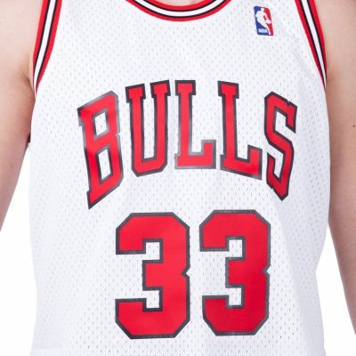 4. Mitchell & Ness Chicago Bulls NBA Home Swingman Trikot Bulls 97-98 Scottie Pippen M SMJYAC18054-CBUWHIT97SPI