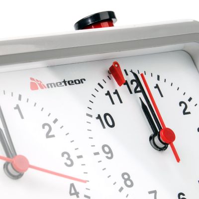 4. Meteor 24320 Schachuhr