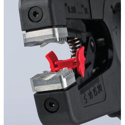 2. Automatischer Abisolierer PreciStrip16