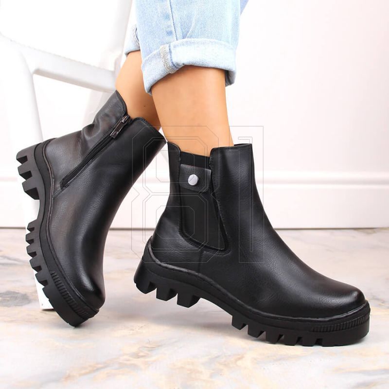 4. Isolierte Stiefeletten mit Tasche Potocki W WOL186 schwarz