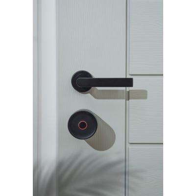 16. Yale Linus Smart Lock L2 Lite Schwarzes intelligentes Türschloss