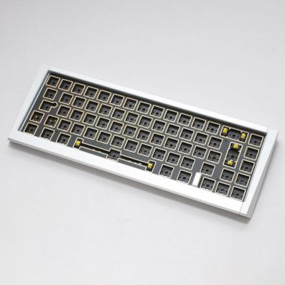 4. Ducky Outlaw 65 Tastatur Universal USB Silber