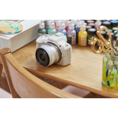 8. Canon EOS R50, Weiß + RF-S 18-45mm F4.5-6.3 IS STM Kit, spiegellose Kamera, 24,2 MP CMOS, 6000 x 4000 Pixel, Weiß