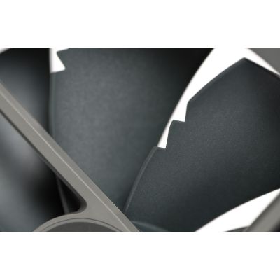 5. NOCTUA Redux Lüfter 140 mm PWM 350 - 1200 U/min