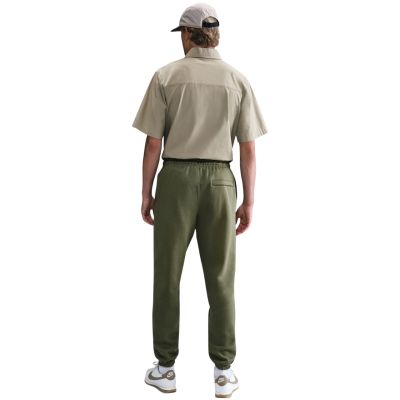 2. Nike Club Herrenhose Olivgrün FN3808 222
