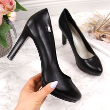 Mattschwarze Plateau-Pumps von Sergio Leone