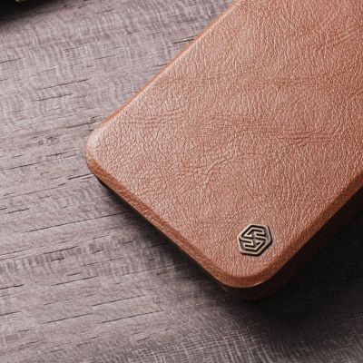 16. Nillkin Qin Leder Pro Hülle iPhone 14 Plus Kamera Cover Holster Cover Flip Case Braun