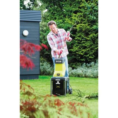 2. RYOBI Asthäcksler 2500W mit Schieber