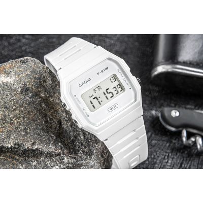 5. CASIO Unisex-Uhr F-91WB-7AEF + Box