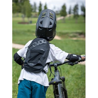 5. EVOC Joyride 4 Kinder-Fahrradrucksack Stahl/Limonade/Minze