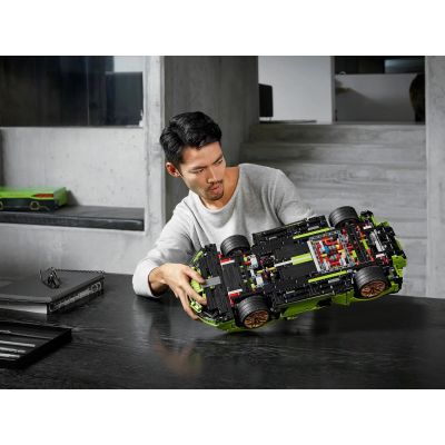 10. LEGO TECHNIC 42115 Lamborghini Sian FKP 37