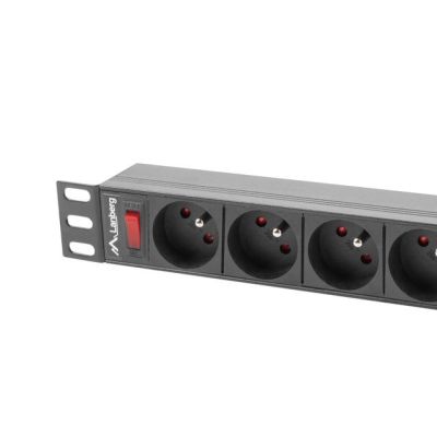 7. Lanberg PDU-09E-0300-BK RACK Steckdosenleiste (7 x UTE; 16 A (3680 W); 3 m; schwarz)