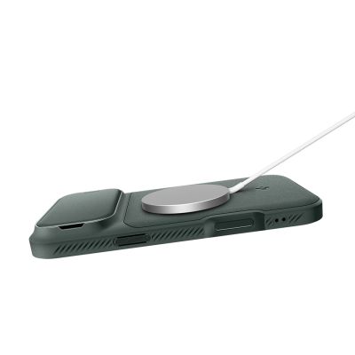 12. Spigen Optik Armor MagSafe Case für iPhone 17 Pro Max - Grün