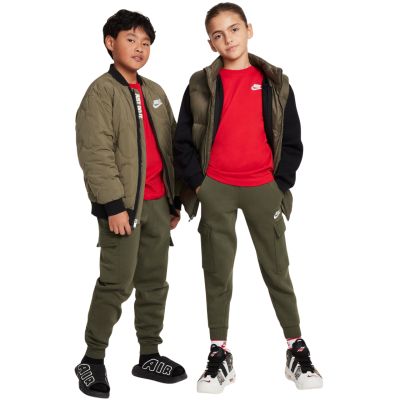 4. Nike Sportswear Kinder-T-Shirt Rot FZ5177 657