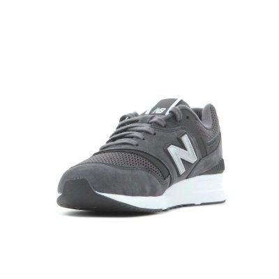 13. New Balance WL697SHC