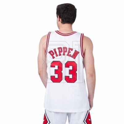 3. Mitchell & Ness Chicago Bulls NBA Home Swingman Trikot Bulls 97-98 Scottie Pippen M SMJYAC18054-CBUWHIT97SPI