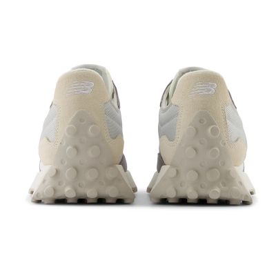 7. New Balance Unisex-Sneaker U327FF