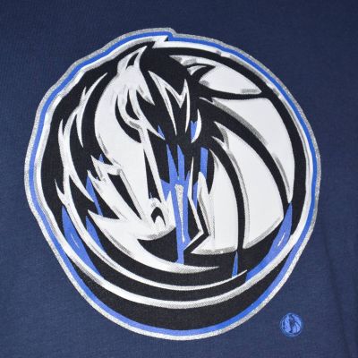 3. Nike Dallas Mavericks Essential Dry T-Shirt mit Chromlogo, College Navy - CZ7252-419