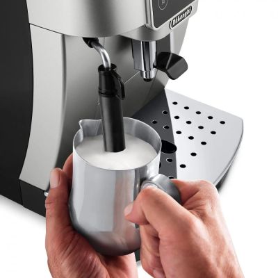 3. DeLonghi ECAM 220.30.SB Espressomaschine