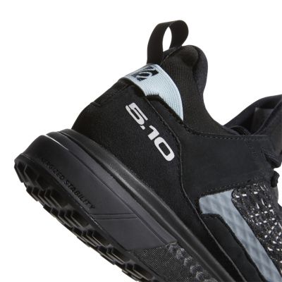 5. Adidas Five Tennie EE9268 Damenschuhe